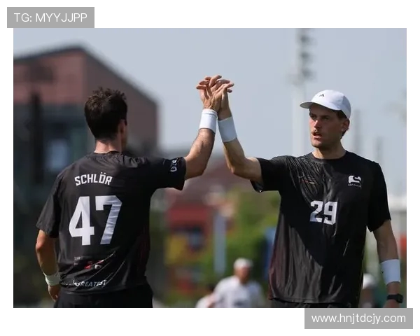 成都飞盘队在全国耐力排行榜中荣获第六名展现出强大实力与团队精神