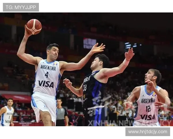 激烈对决：篮球世界杯小组赛精彩瞬间回顾与分析